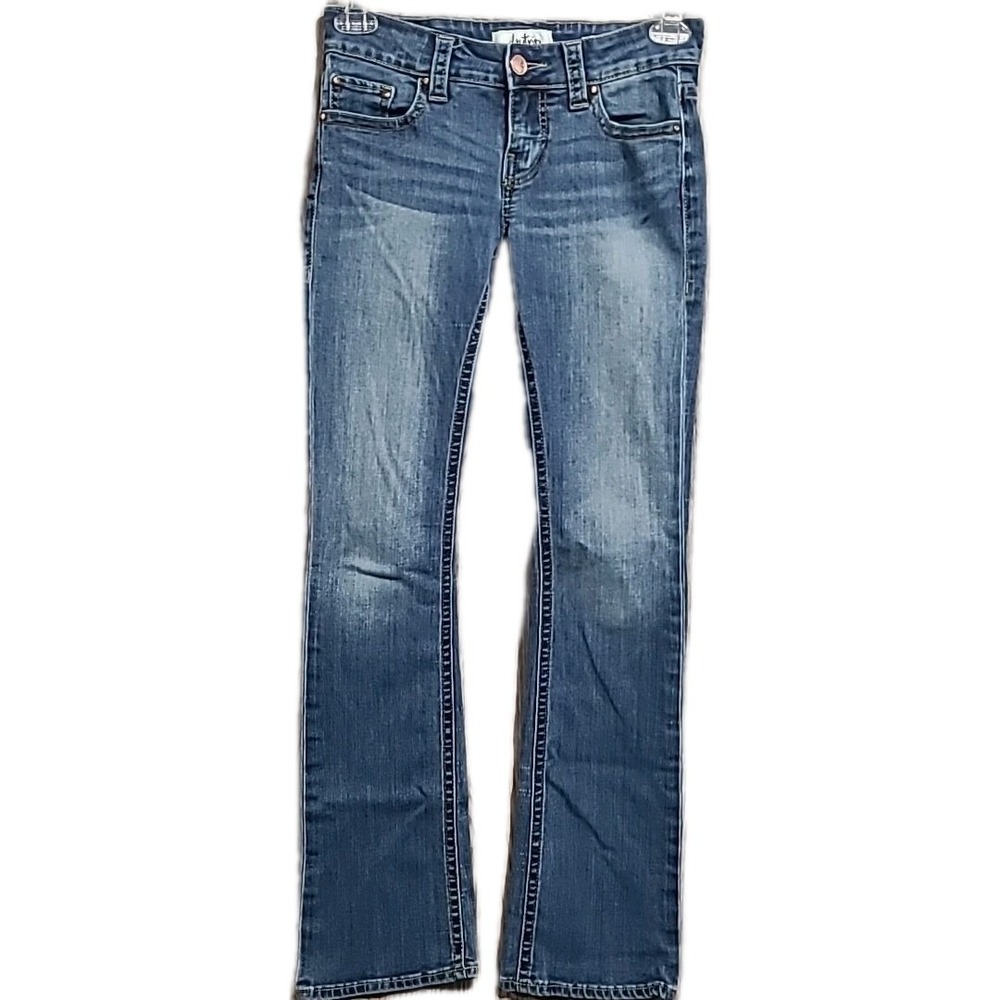 Daytrip Virgo Bootcut Jeans Size 27L x 32 Low Rise Medium Wash